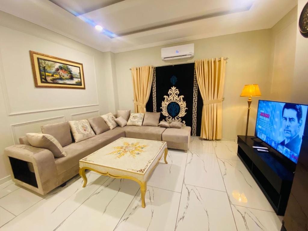 Holidazzle Serviced Apartments Bahria Town Rawalpindi Exterior photo