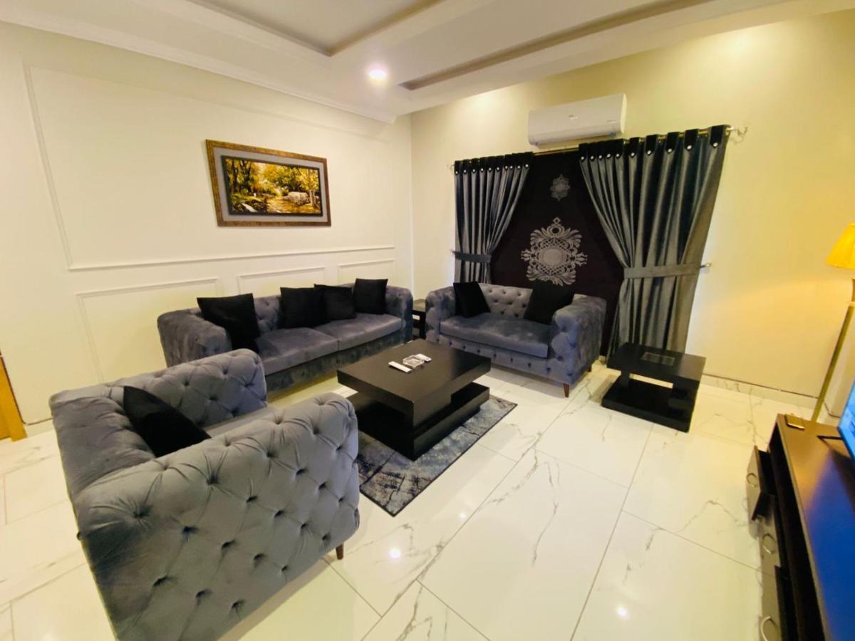 Holidazzle Serviced Apartments Bahria Town Rawalpindi Exterior photo