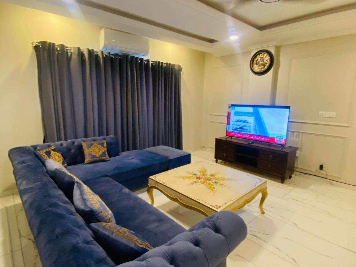 Holidazzle Serviced Apartments Bahria Town Rawalpindi Exterior photo