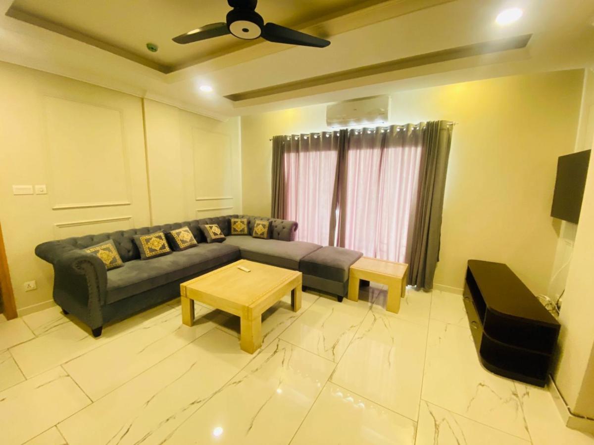 Holidazzle Serviced Apartments Bahria Town Rawalpindi Exterior photo